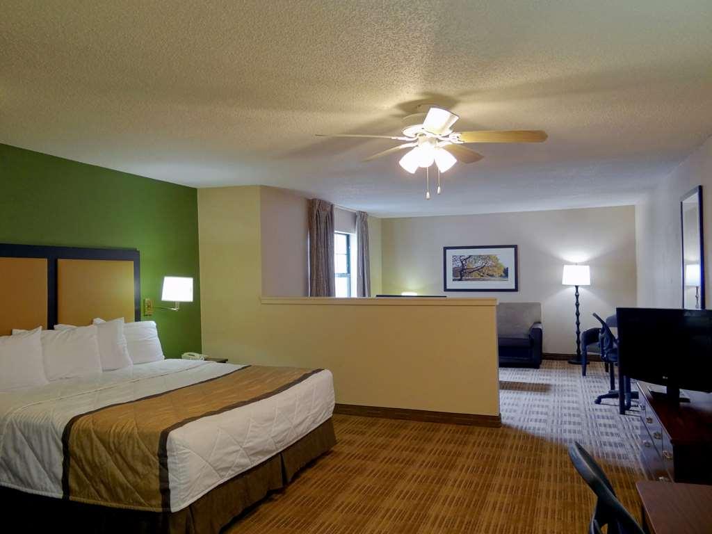 Extended Stay America Suites - Boston - Braintree Room photo