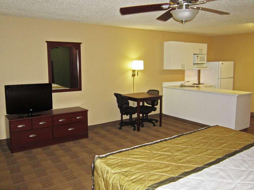 Extended Stay America Suites - Boston - Braintree Room photo