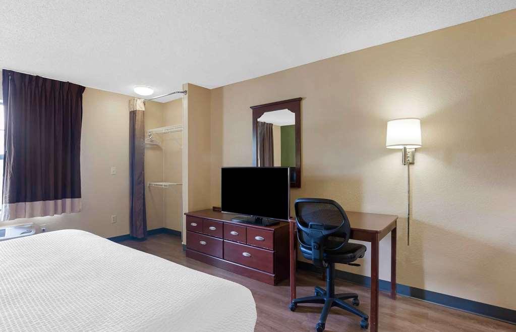 Extended Stay America Suites - Boston - Braintree Room photo